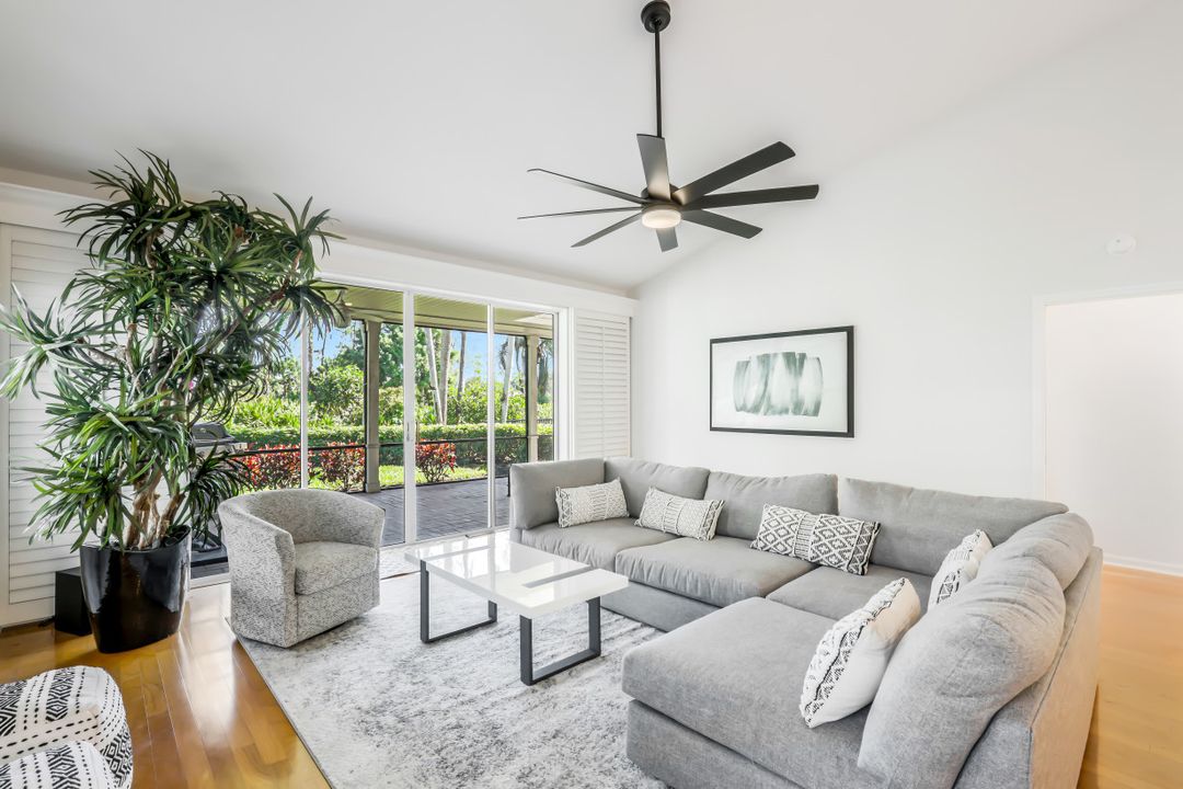 46 Golf Cottage Dr, Naples, FL 34105