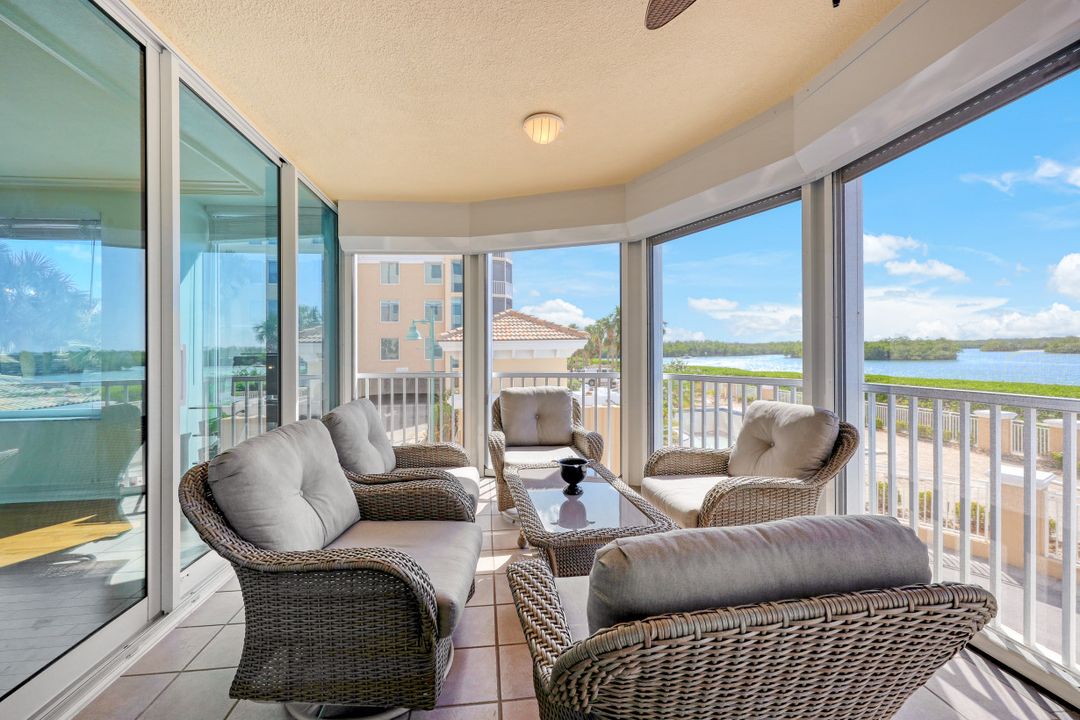 445 Dockside Dr ##201, Naples, FL 34110