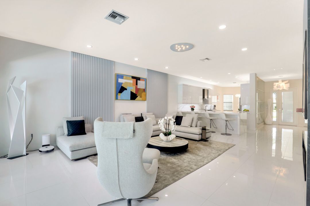 4448 Aurora St, Naples, FL 34119