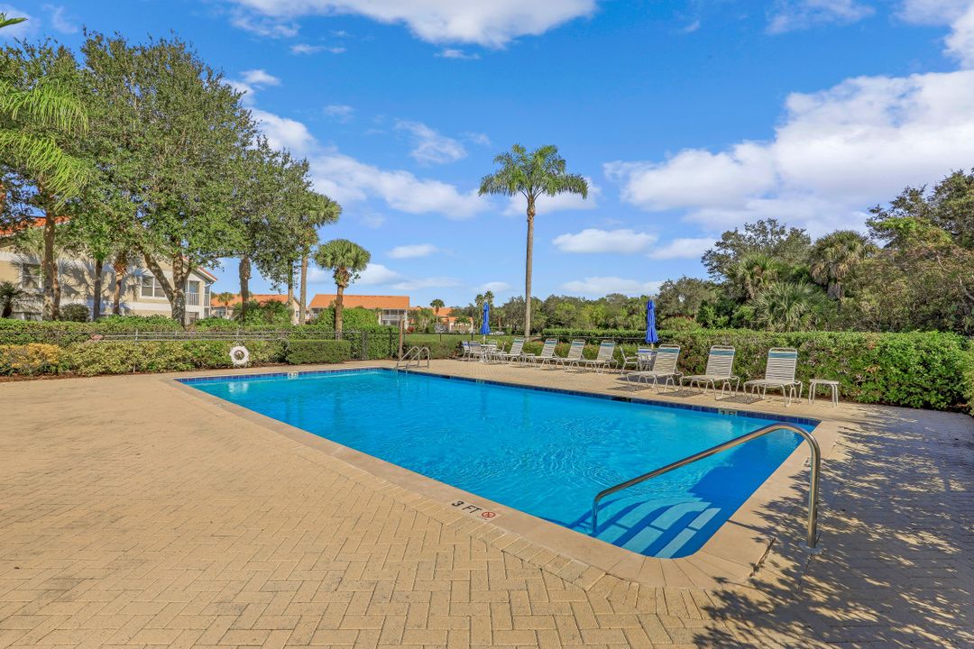 5060 Cedar Springs Dr #102, Naples, FL 34110