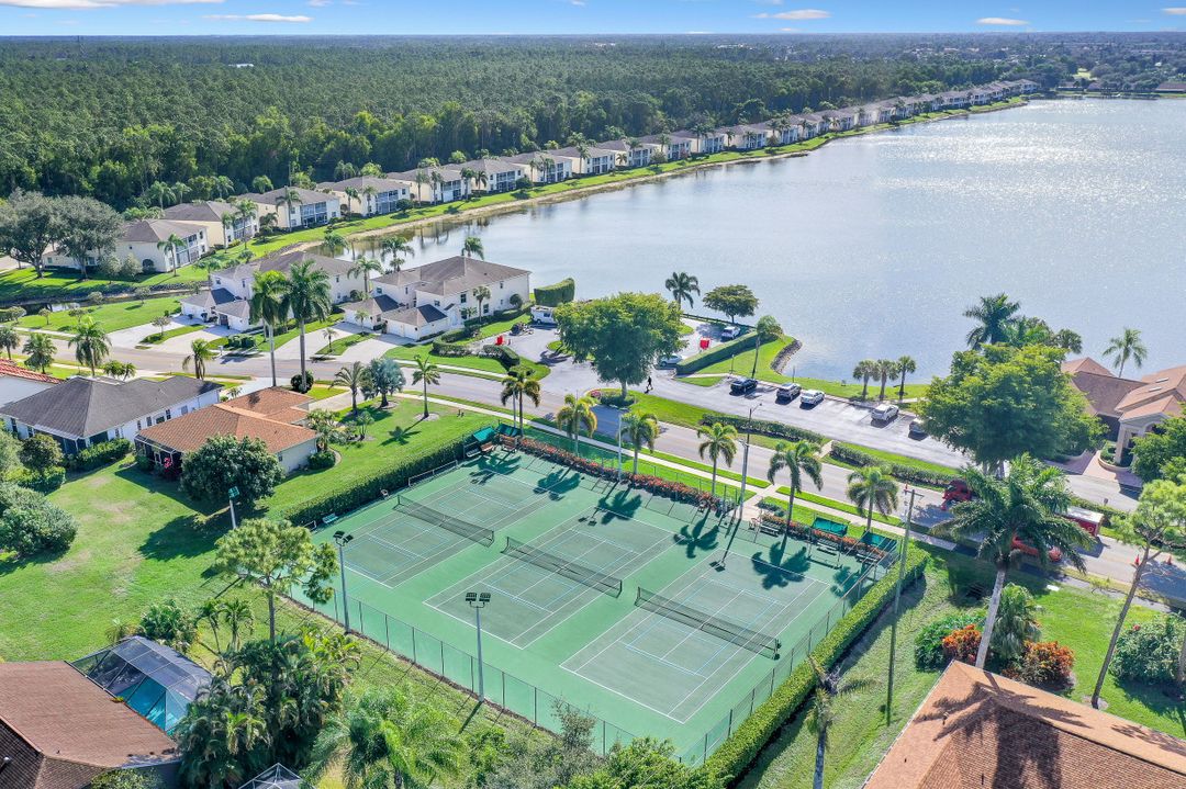 1812 Piccadilly Circus, Naples, FL 34112