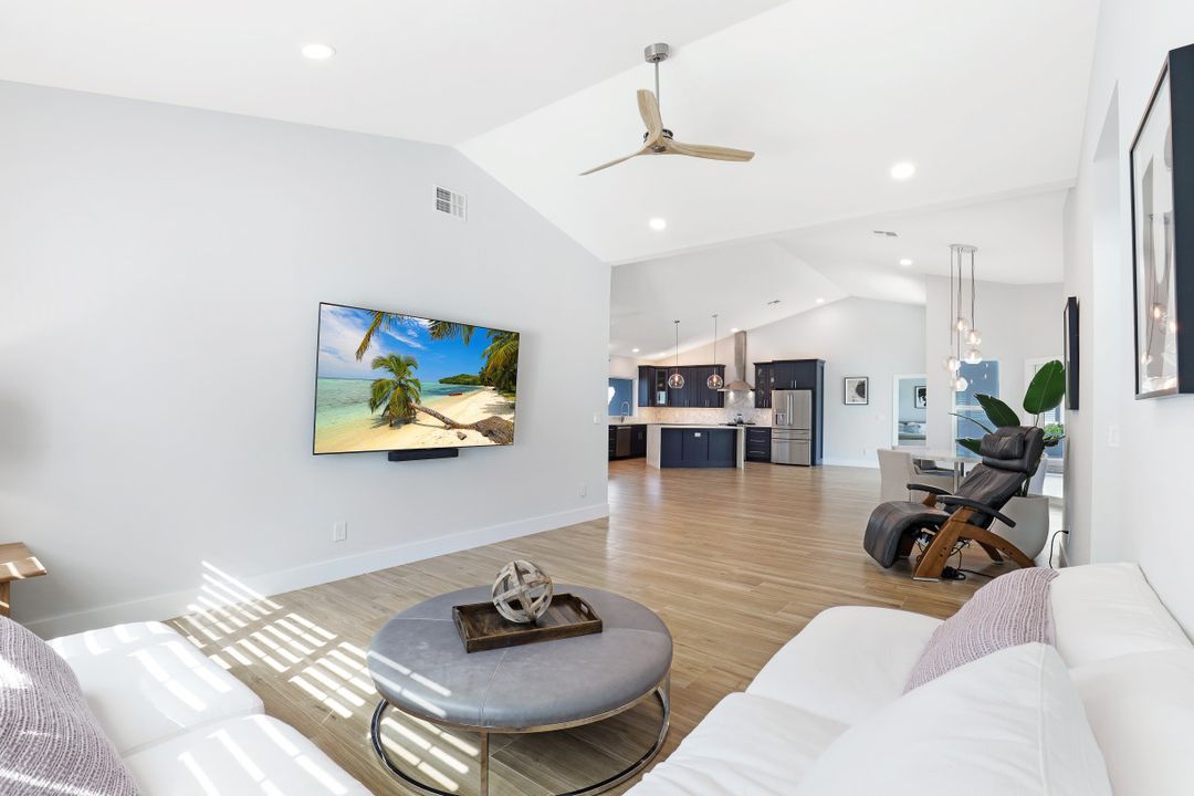 11102 Phoenix Way, Naples, FL 34119