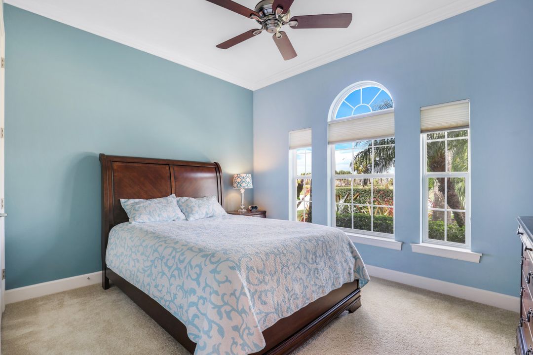 9463 Quarry Dr, Naples, FL 34120