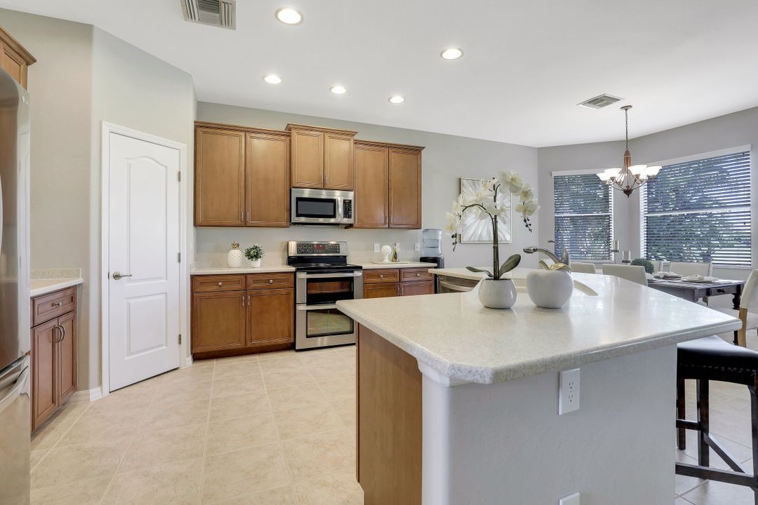 12494 Country Day Cir, Fort Myers, FL 33913