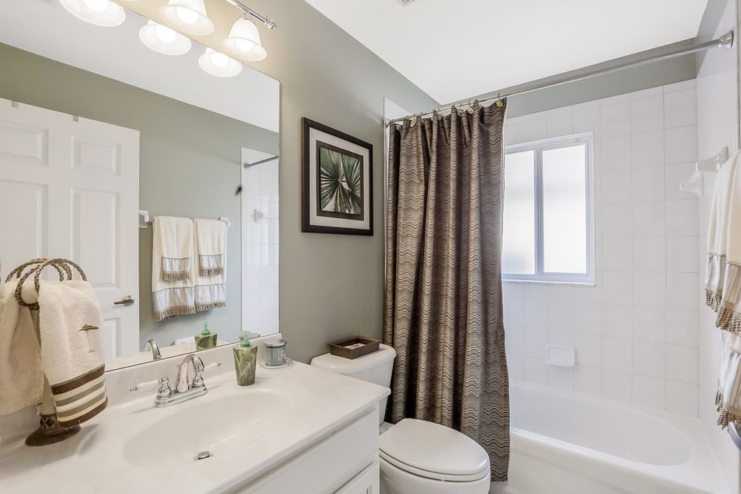 7927 Wexford Dr, Naples, FL 34104