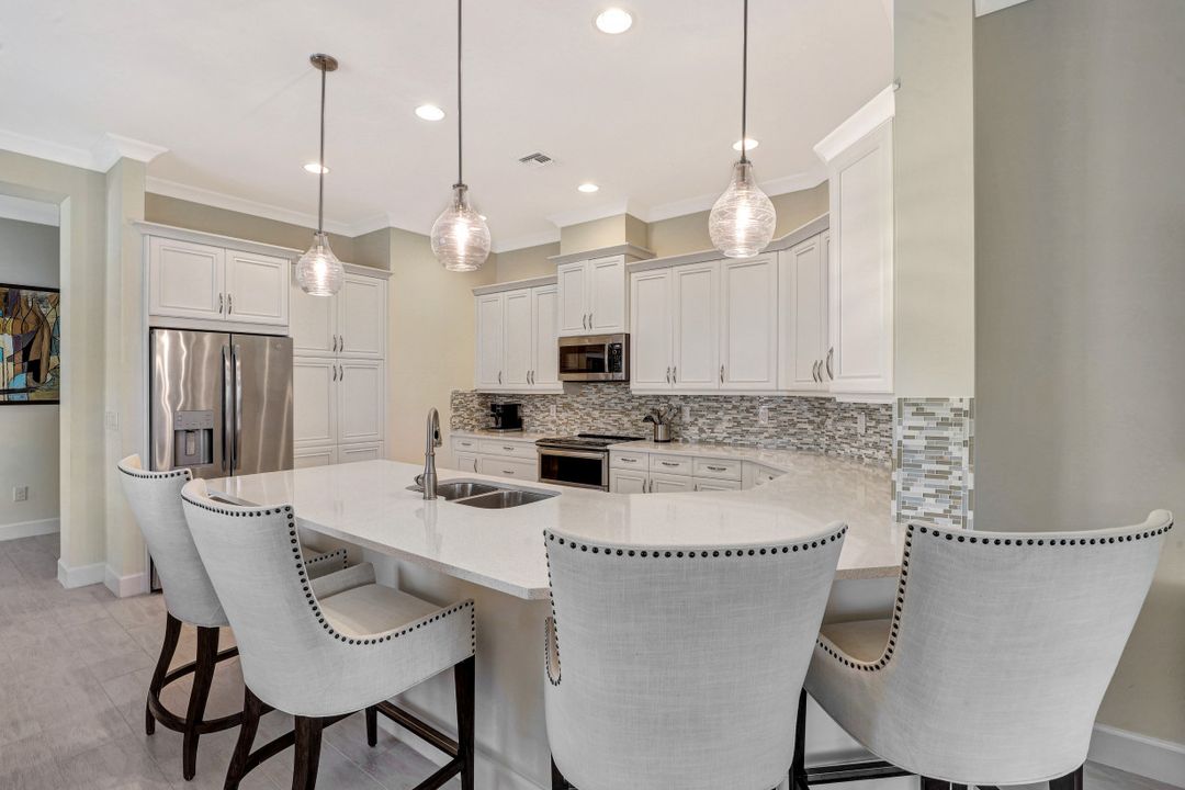 5778 Highbourne Dr, Naples, FL 34113