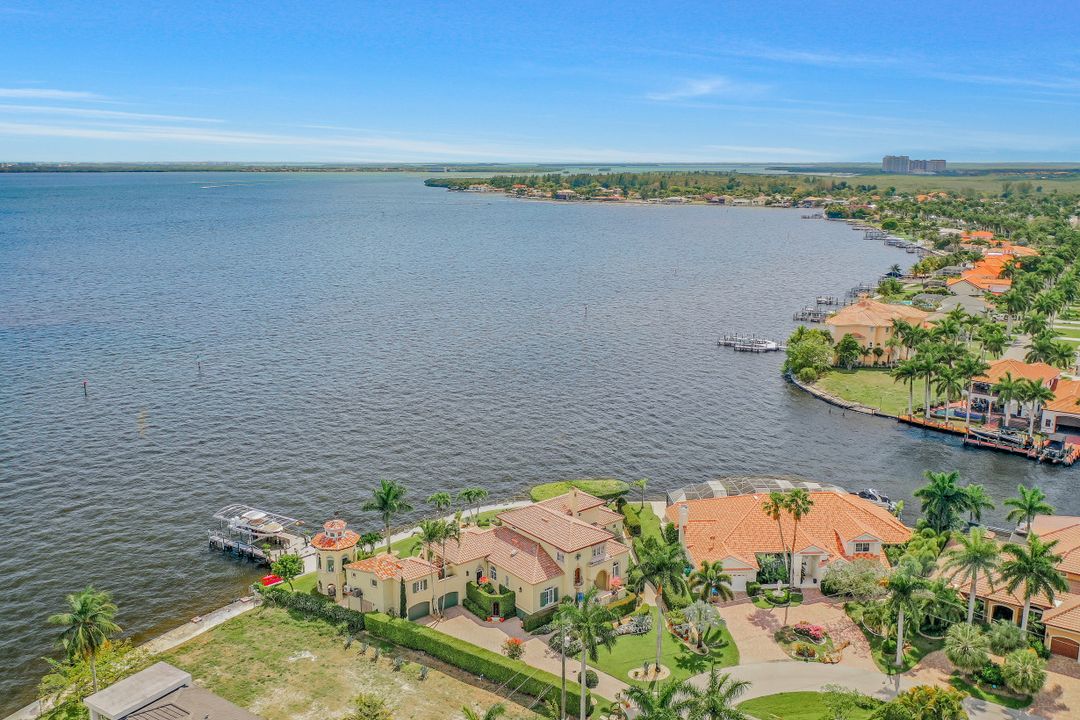 518 Coral Dr, Cape Coral, FL 33904