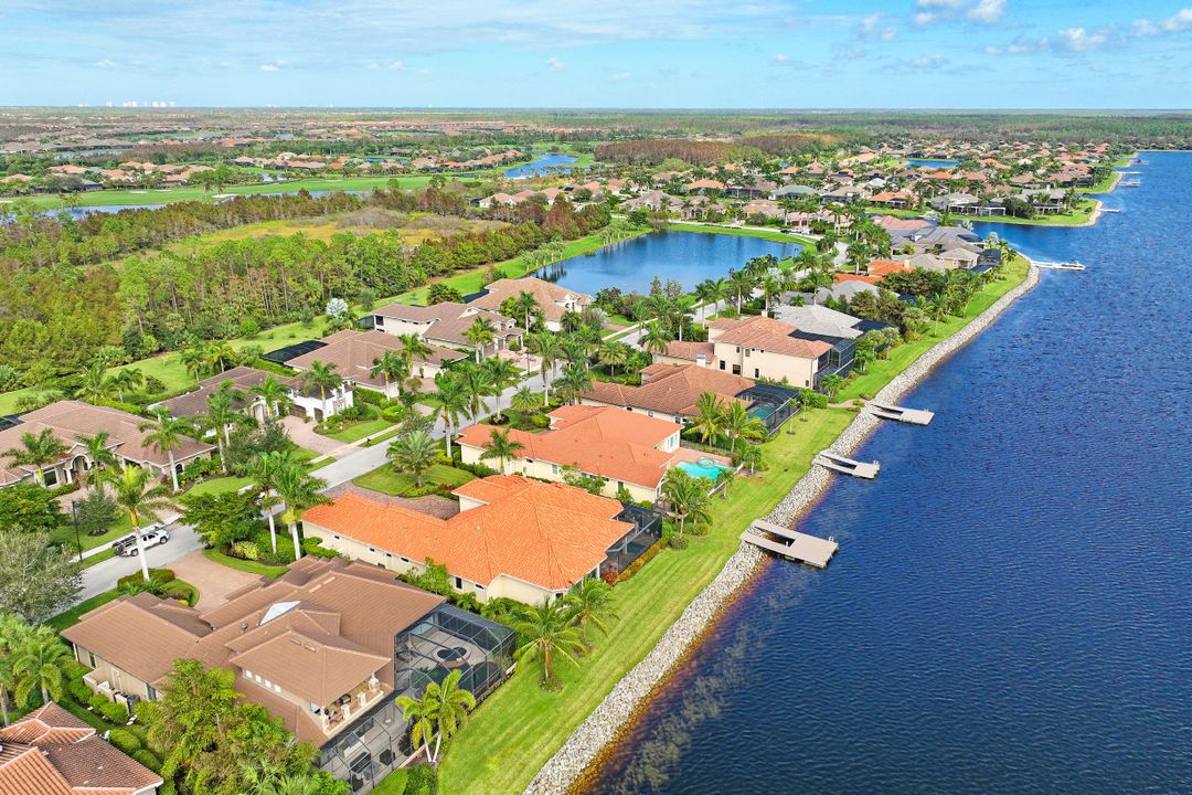 9238 Marble Stone Dr, Naples, FL 34120