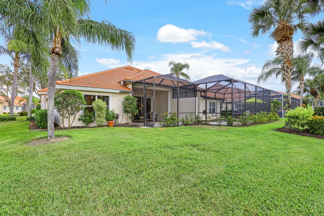 5873 Northridge Dr, Naples, FL 34110