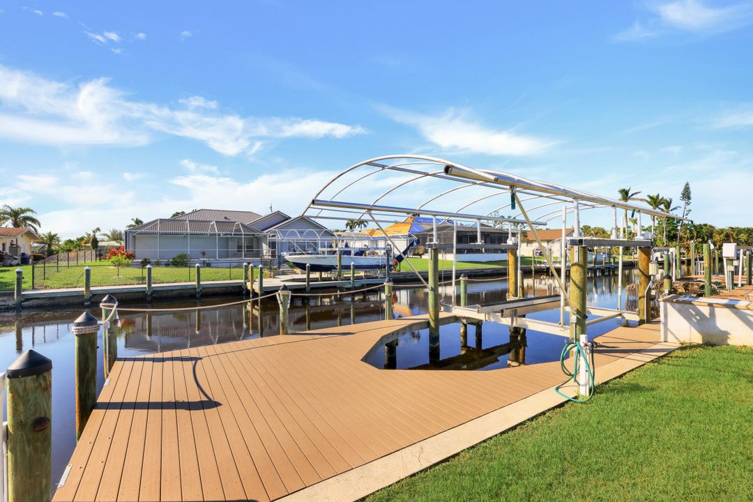 5324 Delano Ct, Cape Coral, FL 33904