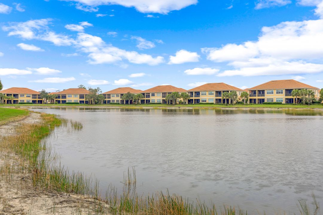 10390 Glastonbury Cir #102, Fort Myers, FL 33913