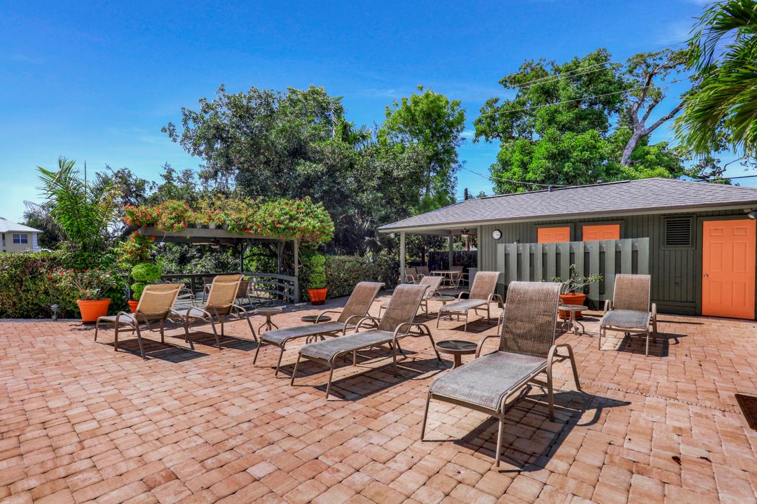 1269 Solana Rd #E-3, Naples, FL 34103