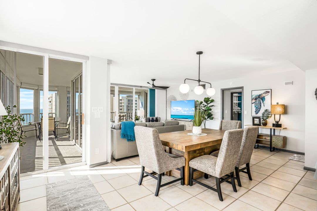 11116 Gulf Shore Dr #904, Naples, FL 34108