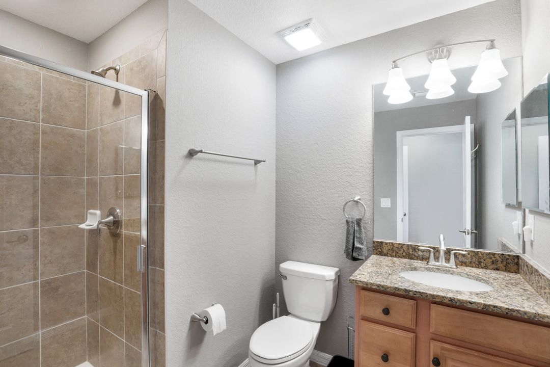 2262 Vermont Ln, Naples, FL 34120