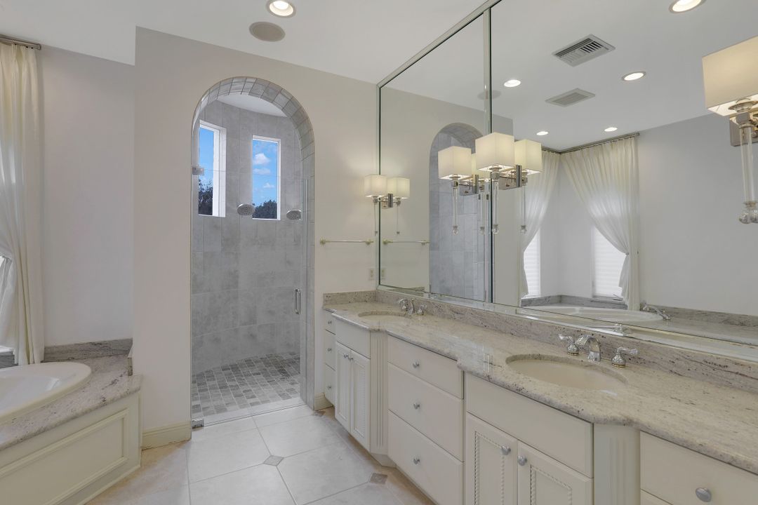 18561 Verona Lago Dr, Miromar Lakes, FL 33913