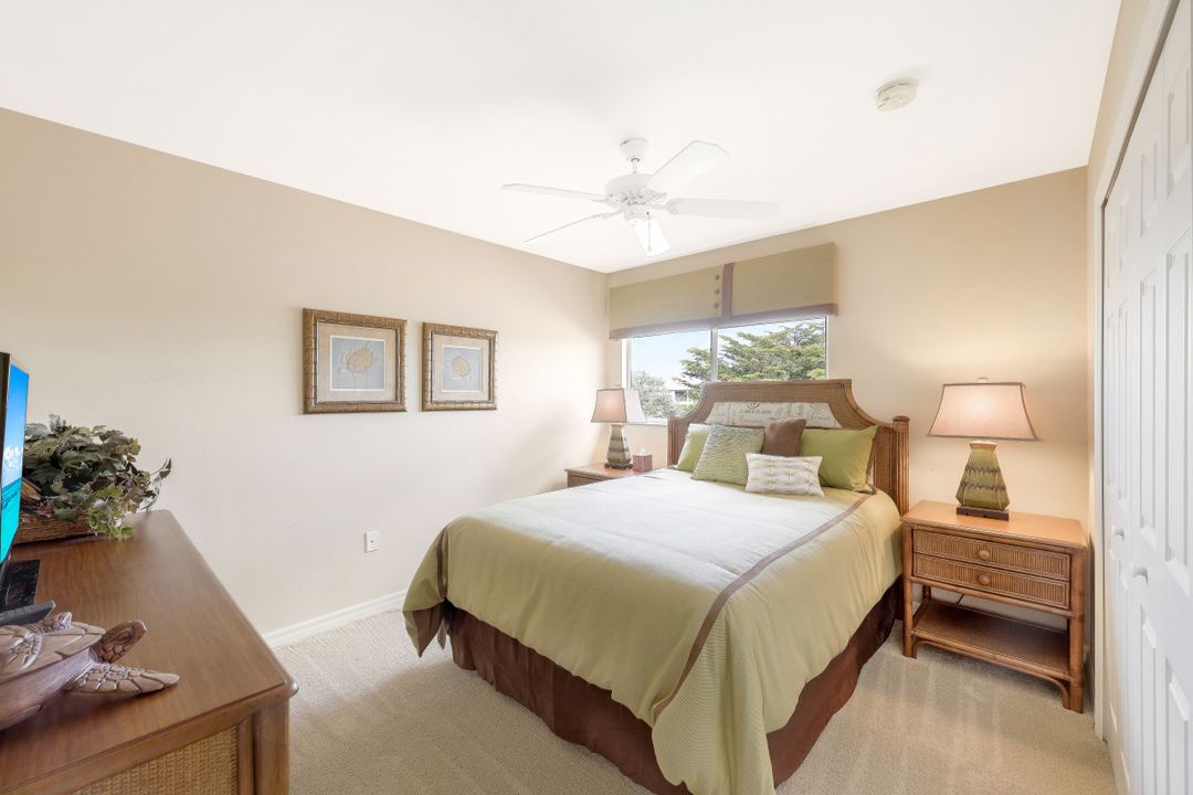 11857 Bramble Ct, Naples, FL 34120