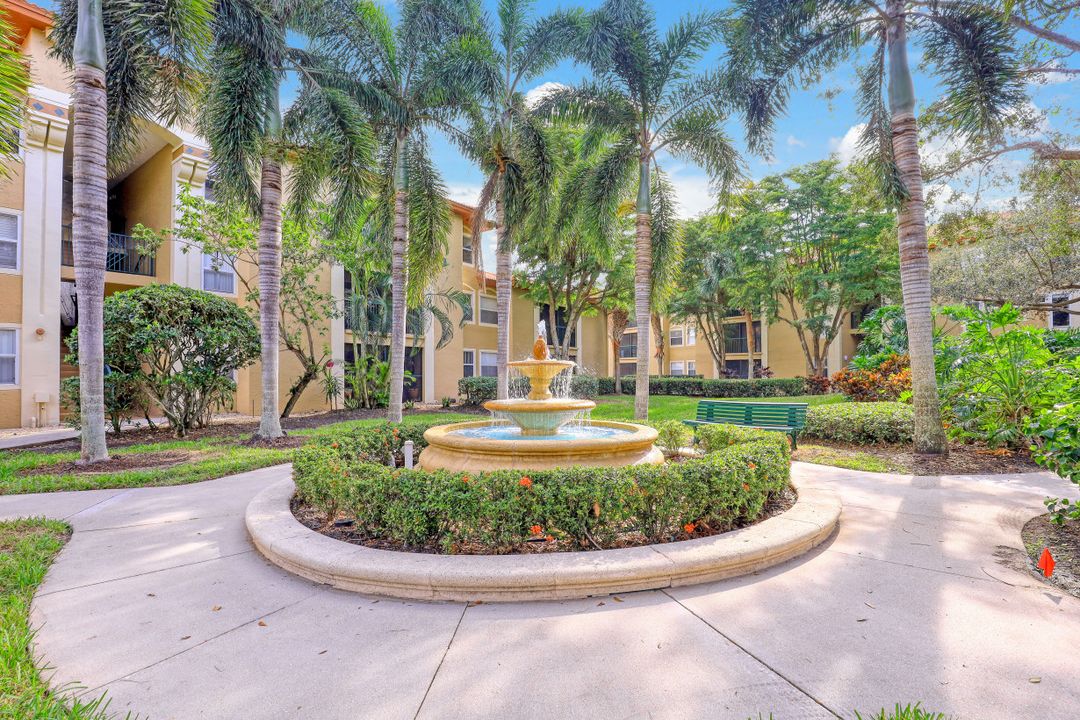 8920 Colonnades Ct E, Bonita Springs, FL 34135