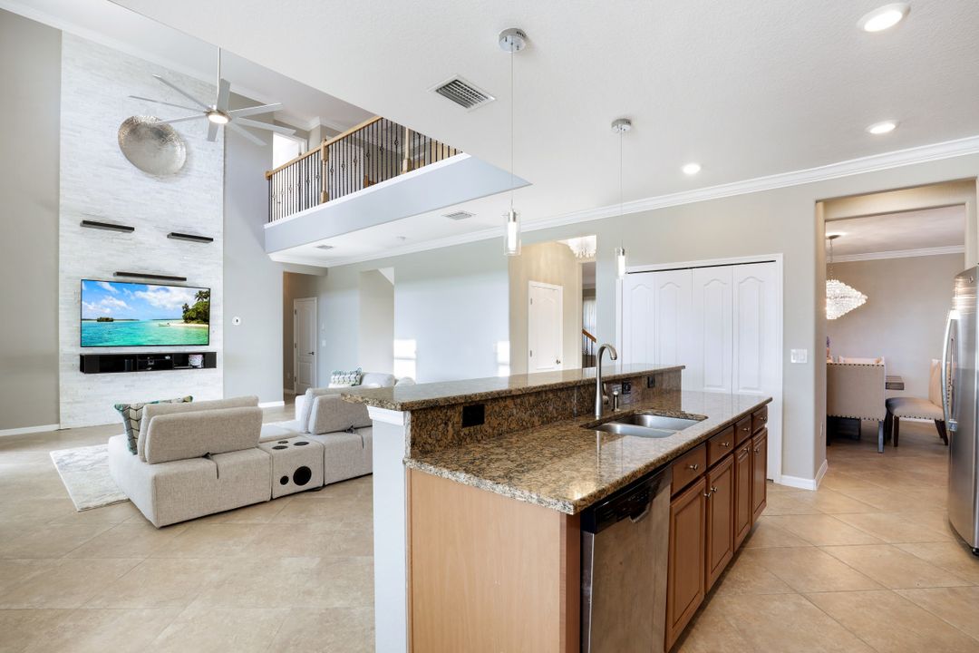 2262 Vermont Ln, Naples, FL 34120