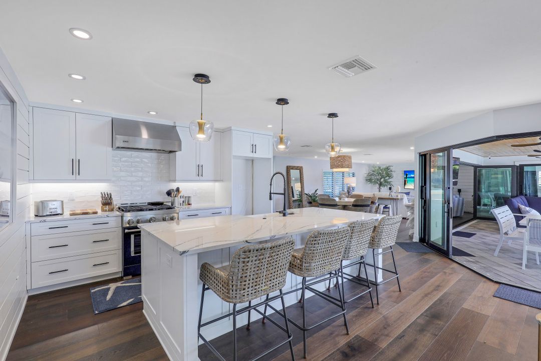 334 Polynesia Ct, Marco Island, FL 34145