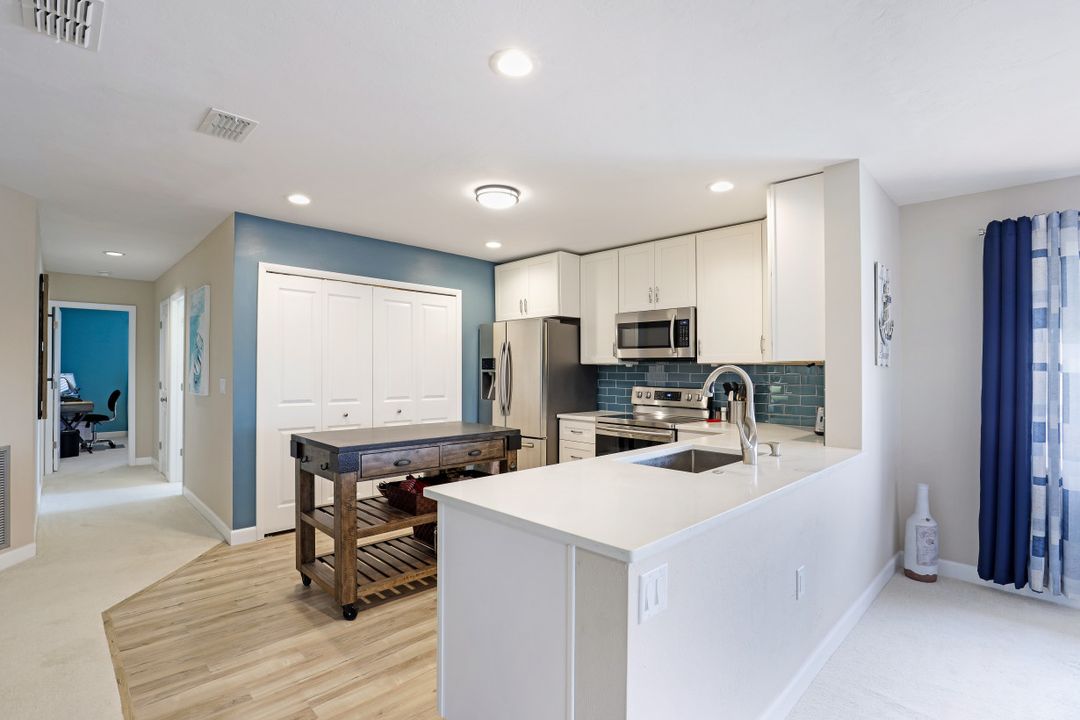 3703 SE 10th Ave, Cape Coral, FL 33904