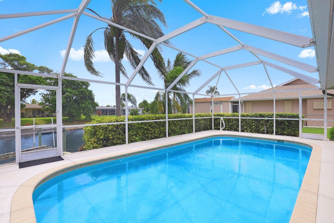 3870 SE 13th Pl, Cape Coral, FL 33904