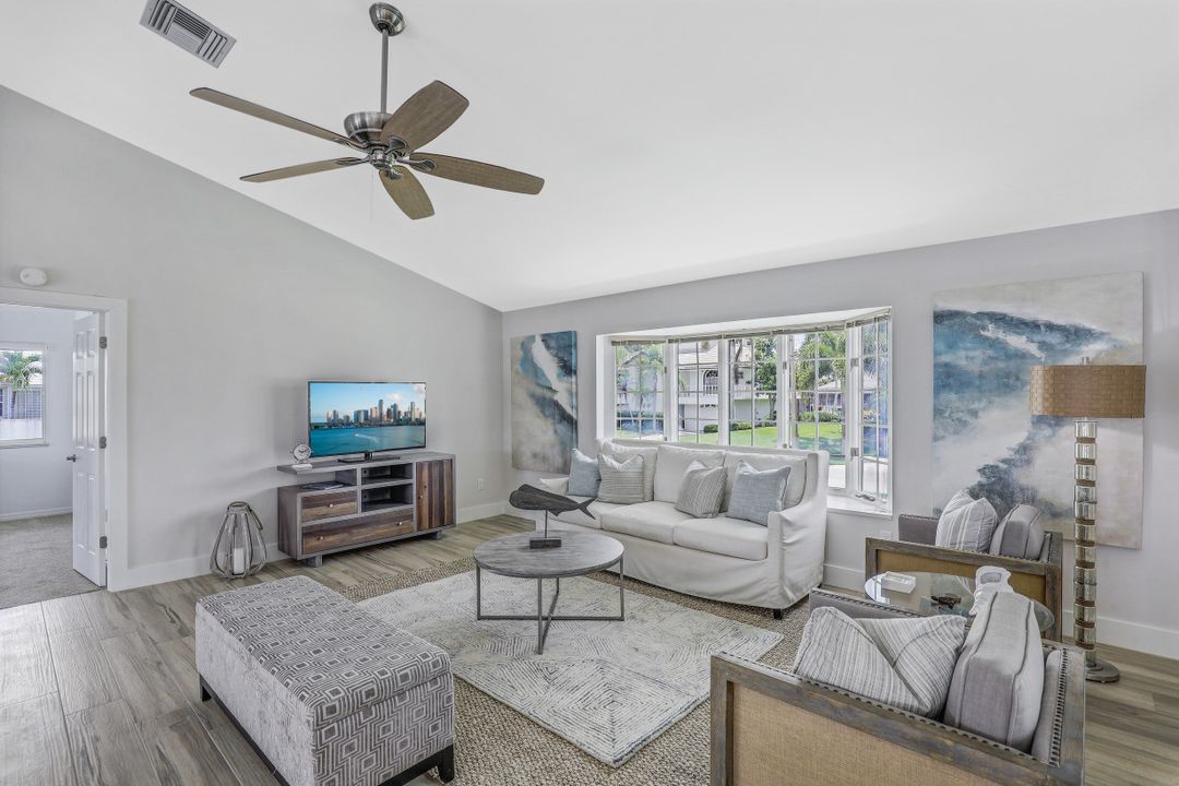 370 Cottage Ct, Marco Island, FL 34145