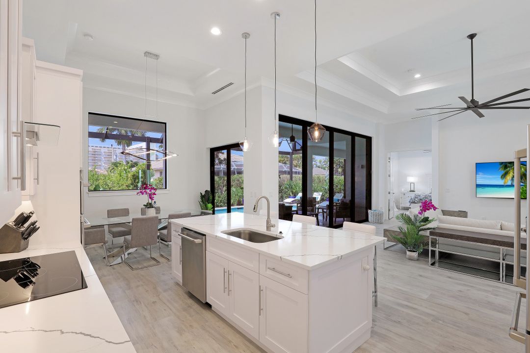 670 Amber Dr, Marco Island, FL 34145