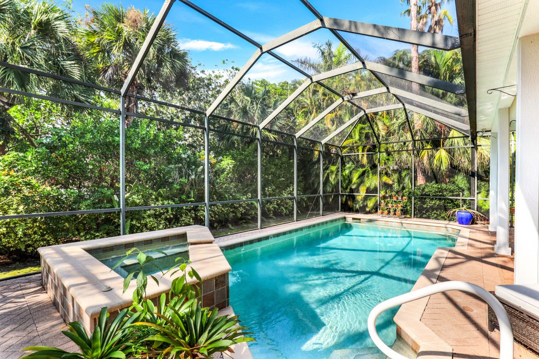 2850 Coach House Way, Naples, FL 34105