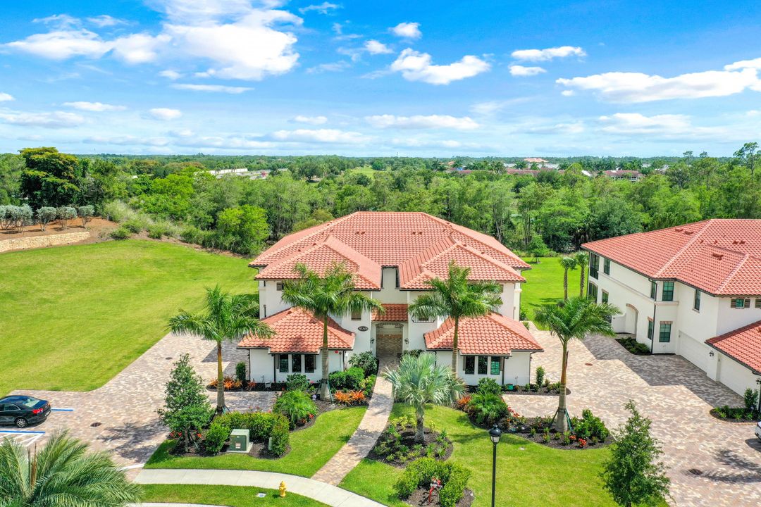 16348 Viansa Wy, Naples, FL 34110