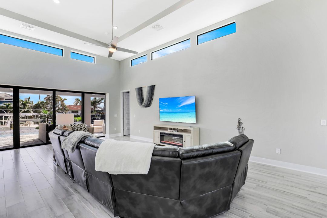 124 SW 38th Terrace, Cape Coral, FL 33914