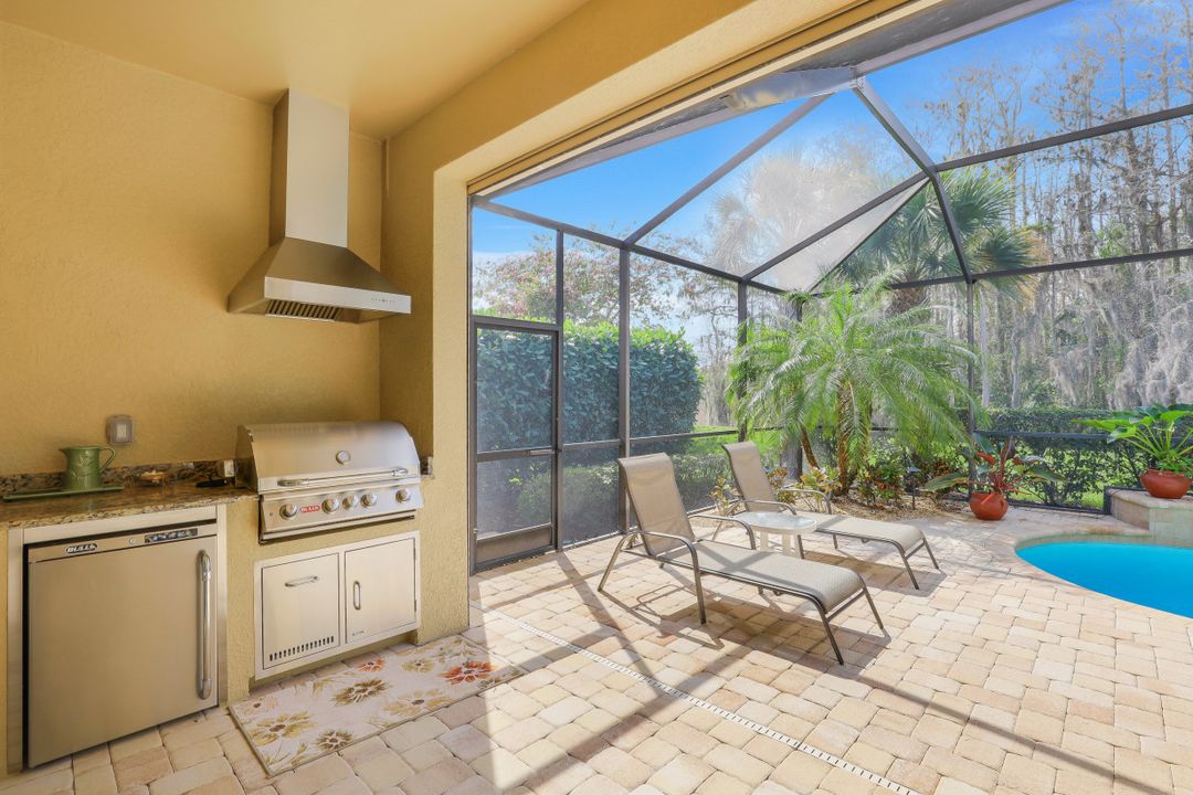 9359 Marble Stone Dr, Naples, FL 34120
