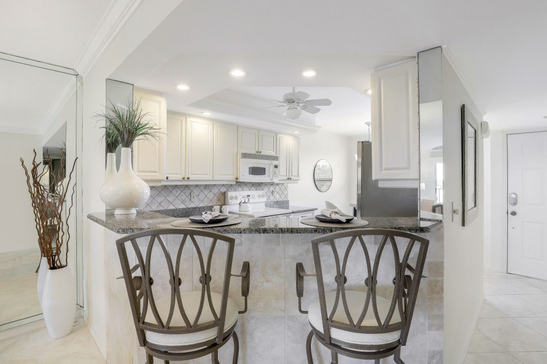 320 Horse Creek Dr #403, Naples, FL 34110