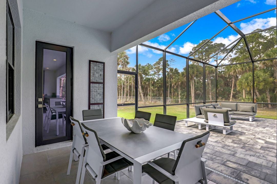 481 7th St NW, Naples, FL 34120