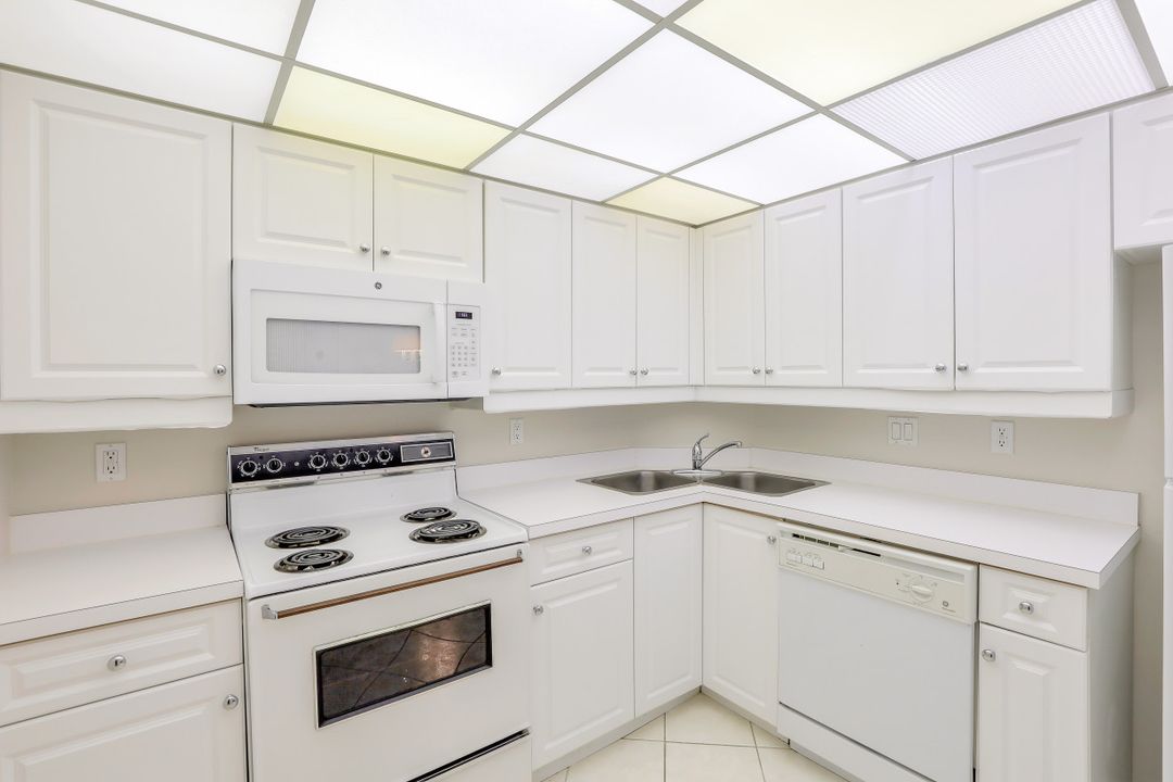 260 Seaview Ct #1808, Marco Island, FL 34145