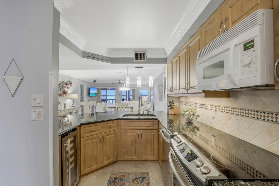 991 N Barfield Dr #206, Marco Island, FL 34145