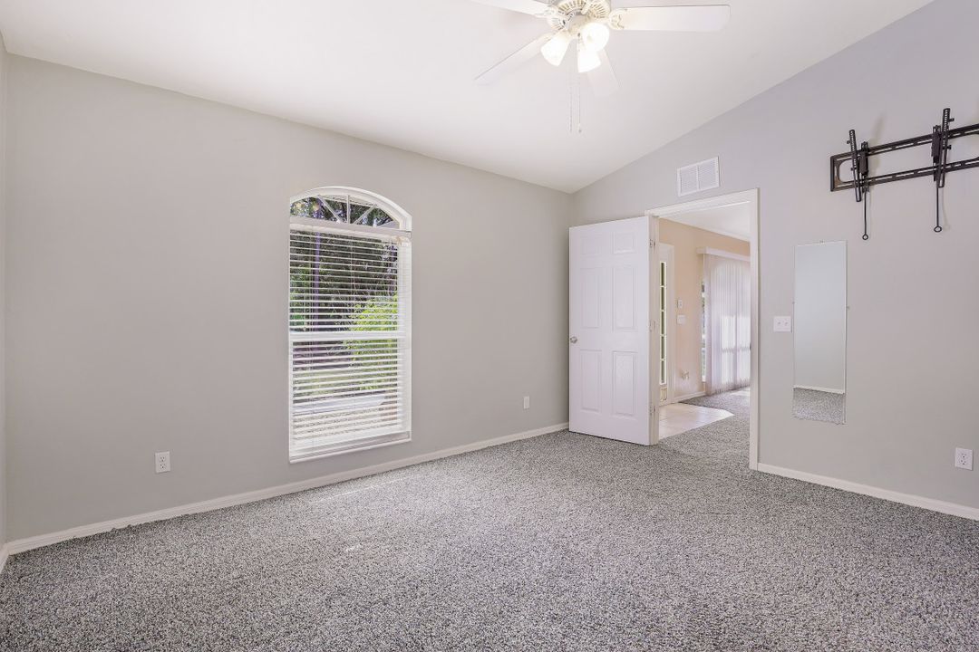 3795 10th Ave SE, Naples, FL 34117