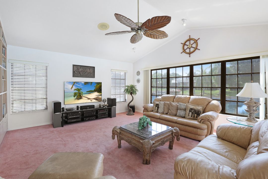 5208 SW 9th Pl, Cape Coral, FL 33914