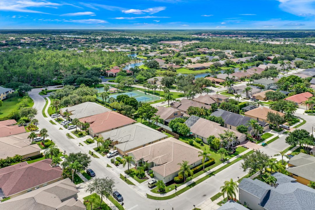 8546 Silk Oak Ln, Naples, FL 34119
