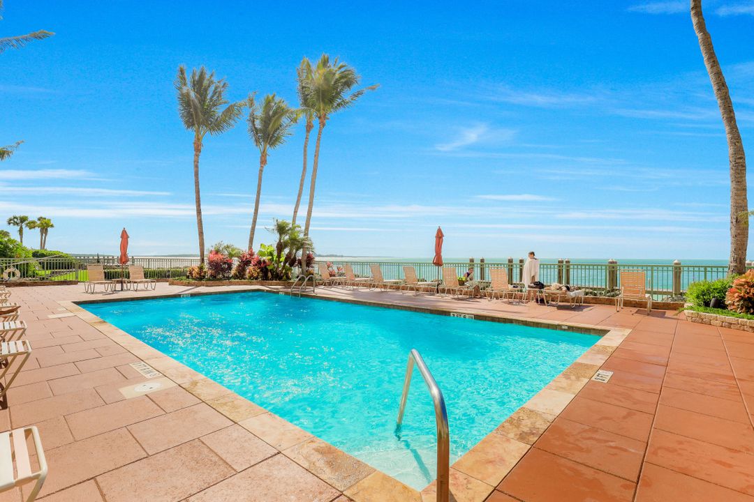 990 Cape Marco Dr #102, Marco Island, FL 34145