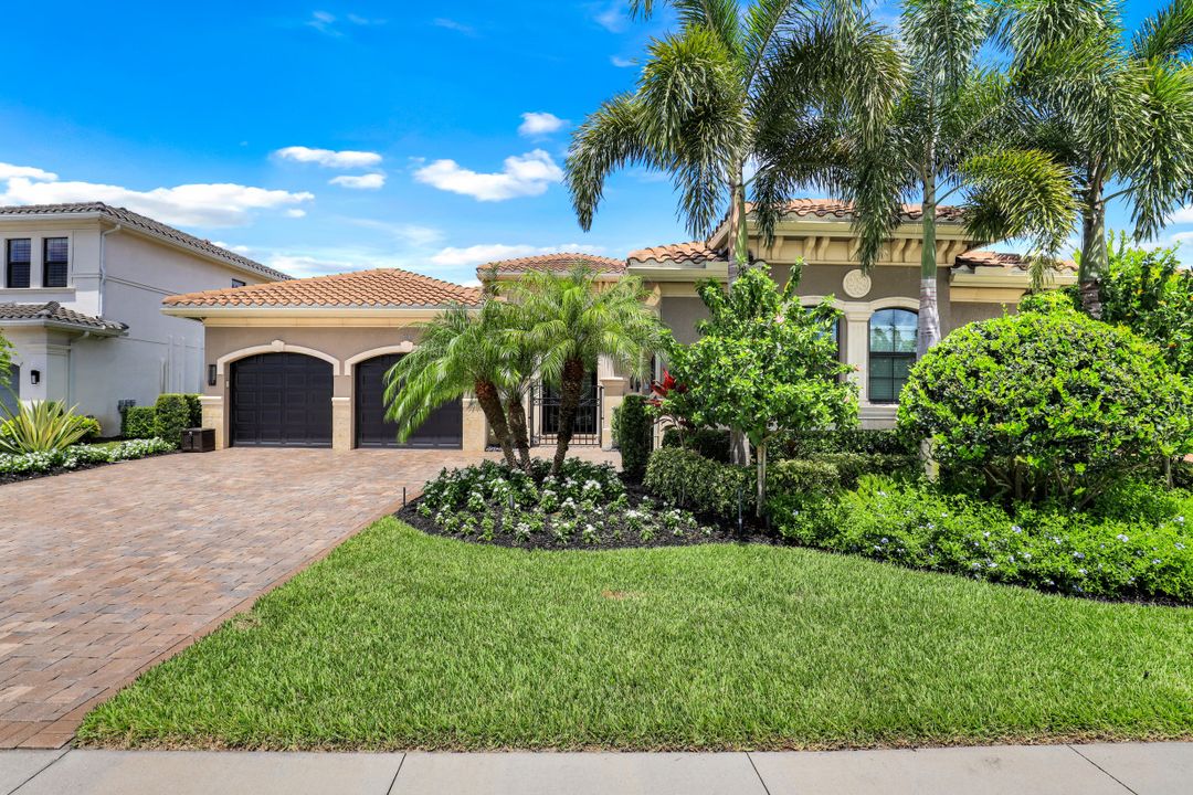 4383 Caldera Cir, Naples, FL 34119