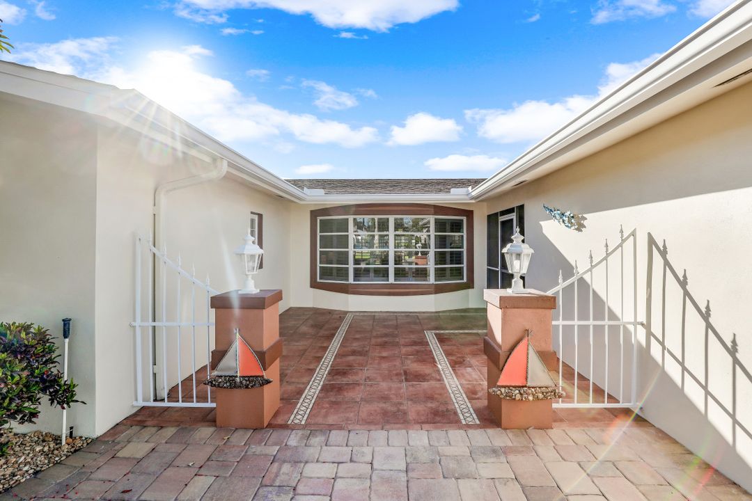 5230 Nautilus Dr, Cape Coral, FL 33904