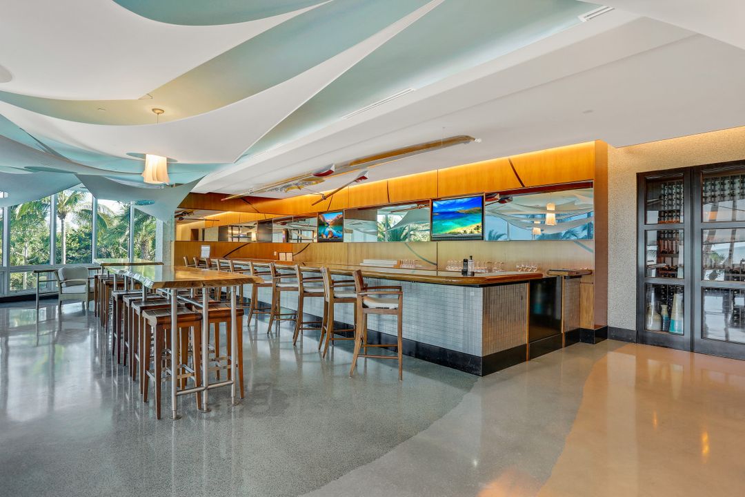 11125 Gulf Shore Dr #701, Naples, FL 34108