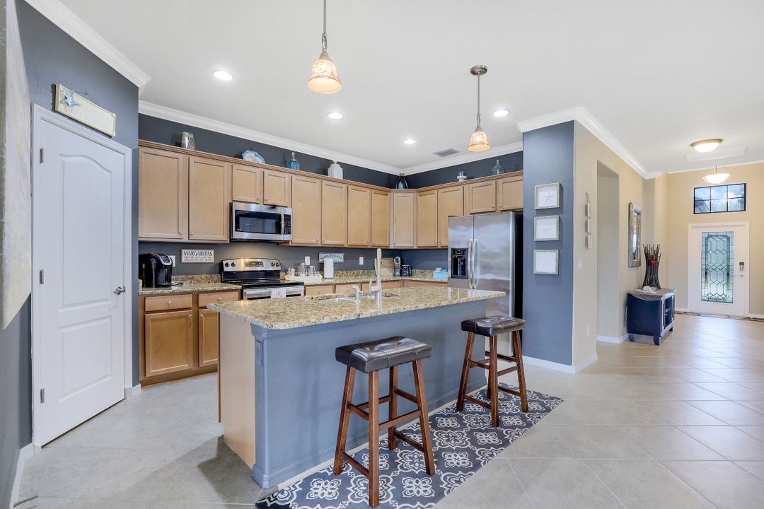 3618 Treasure Cove Cir, Naples, FL 34114