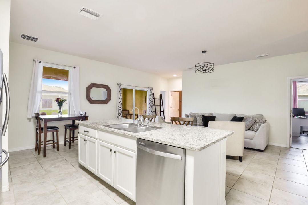 1813 NW 10th St, Cape Coral, FL 33993