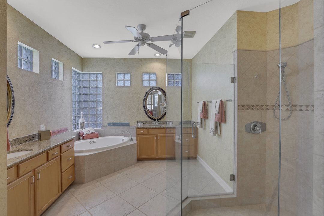 1900 Lagoon Ln, Cape Coral, FL 33914