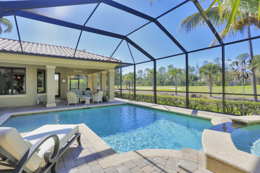 2911 Tiburon Blvd E, Naples, FL 34109