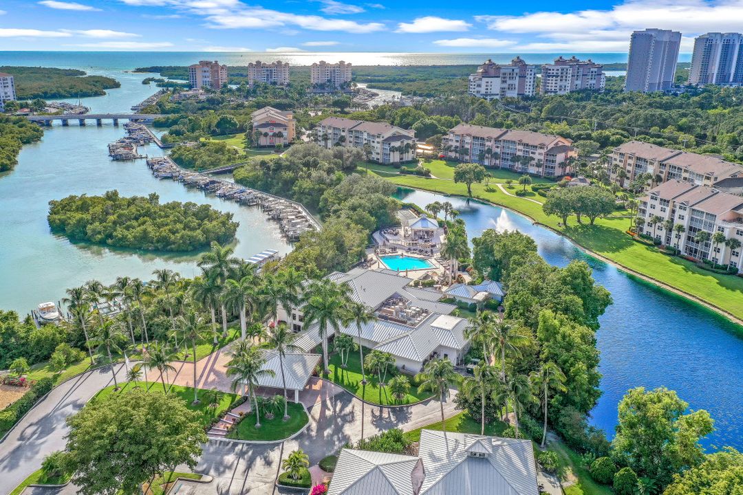 666 Wiggins Bay Dr #B-24, Naples, FL 34110