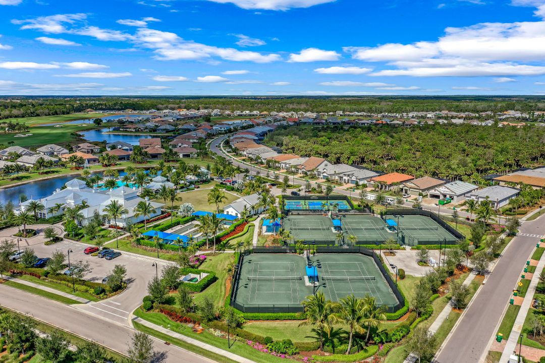 9373 Surfbird Ct, Naples, FL 34120