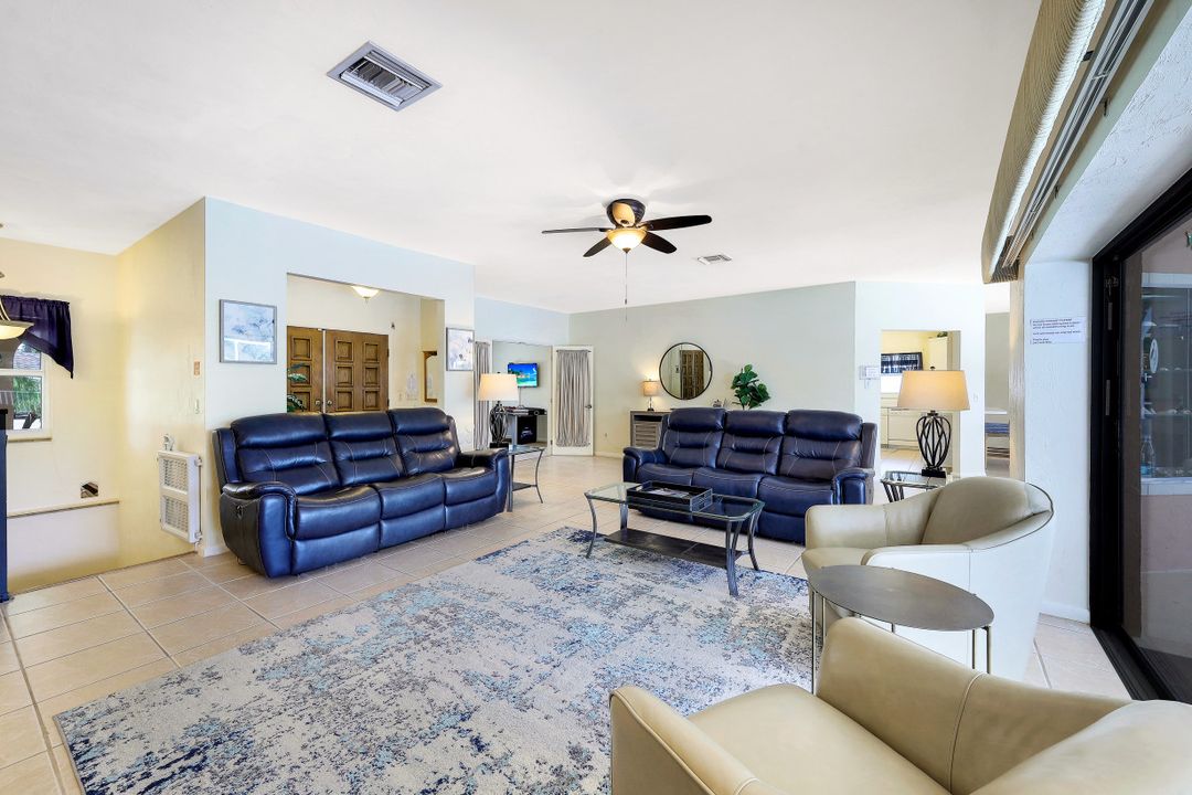 550 Inlet Dr, Marco Island, FL 34145