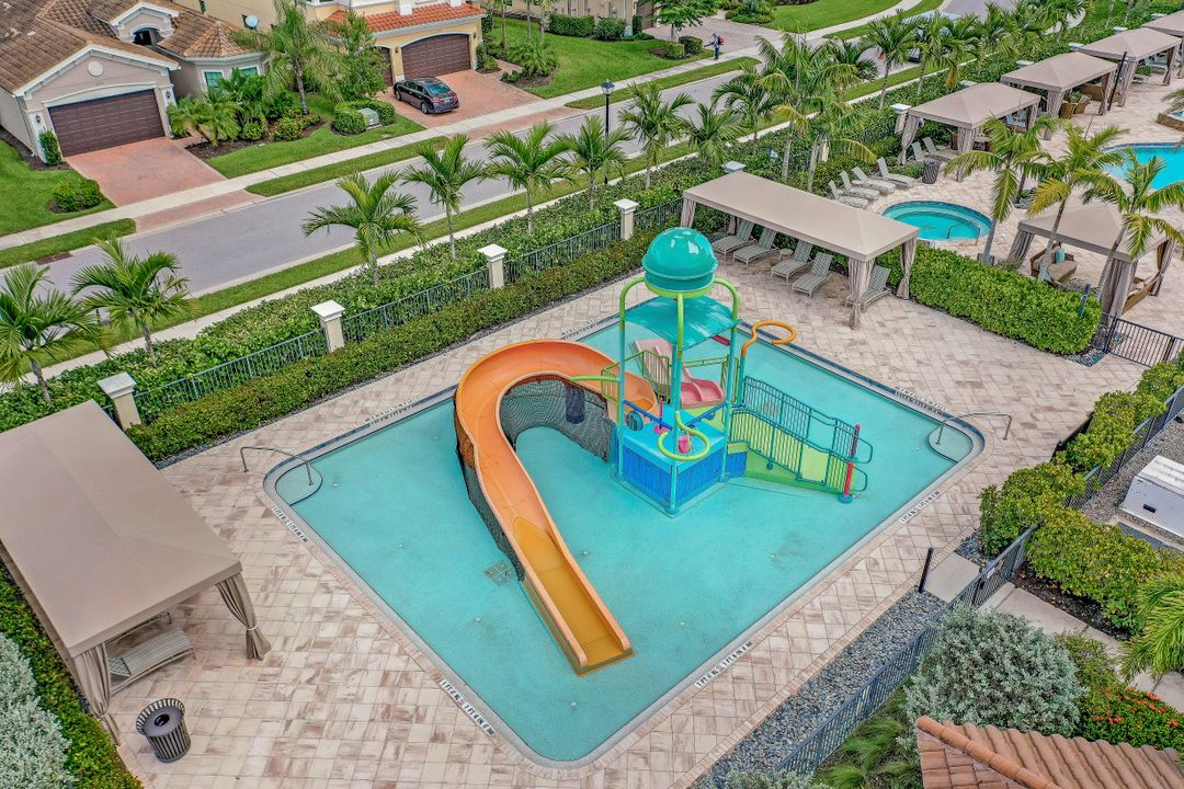 13395 Silktail Dr, Naples, FL 34109